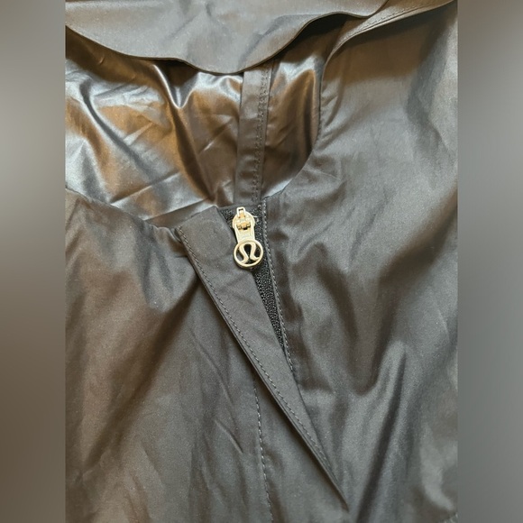 Lululemon Pack & Go Rain Lightweight Windbreaker Pullover Waterproof Jacket - Picture 11 of 15